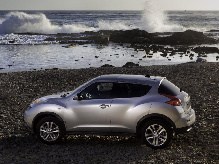  Nissan Juke 2010 года  (US) (фото 7 из 16)